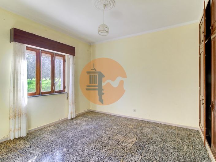 Image No.9-6 Bed Farmhouse for sale