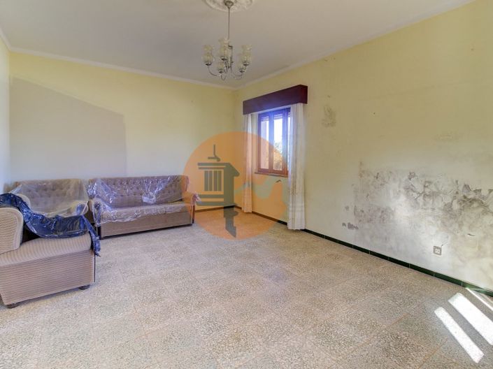 Image No.8-6 Bed Farmhouse for sale