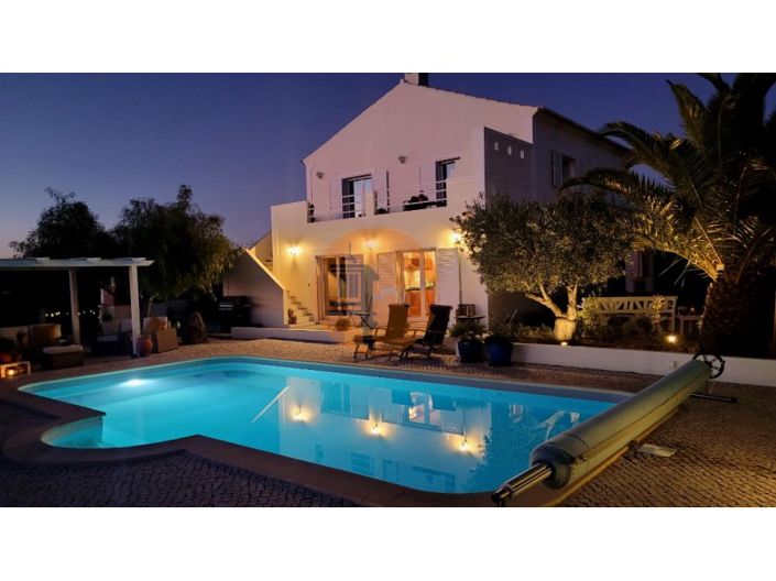 Image No.1-4 Bed House for sale