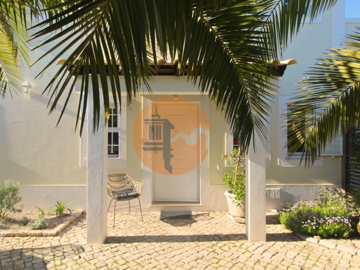 Image No.12-4 Bed House for sale