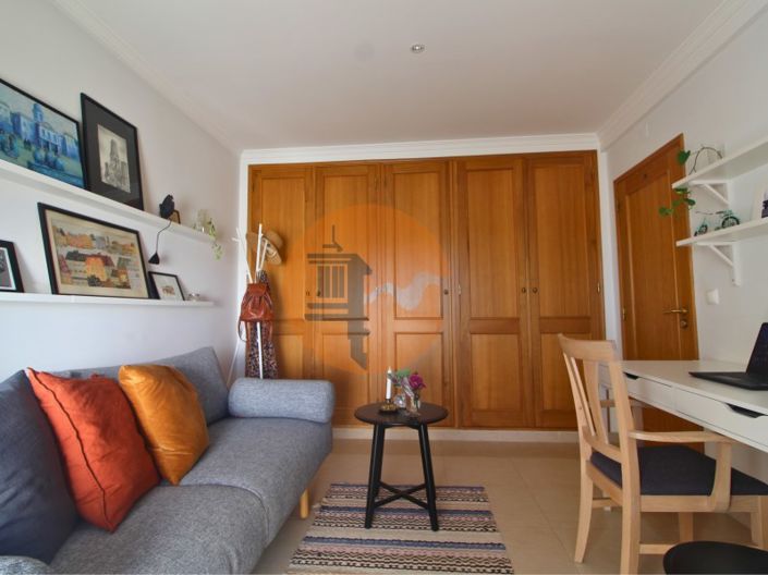 Image No.17-4 Bed House for sale