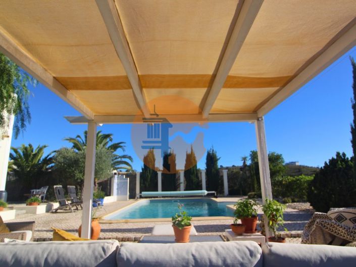 Image No.2-4 Bed House for sale