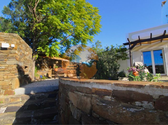 Image No.25-4 Bed House for sale