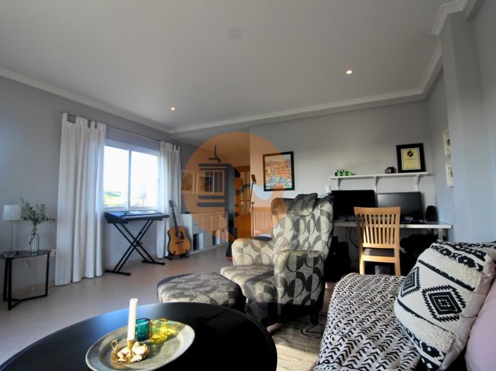 Image No.3-4 Bed House for sale