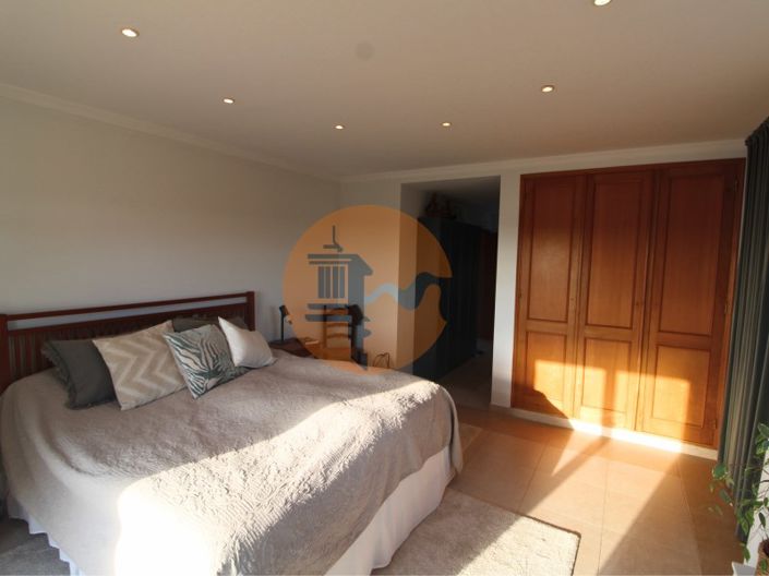 Image No.34-4 Bed House for sale