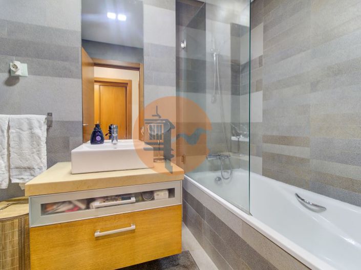 Image No.28-2 Bed Apartment for sale