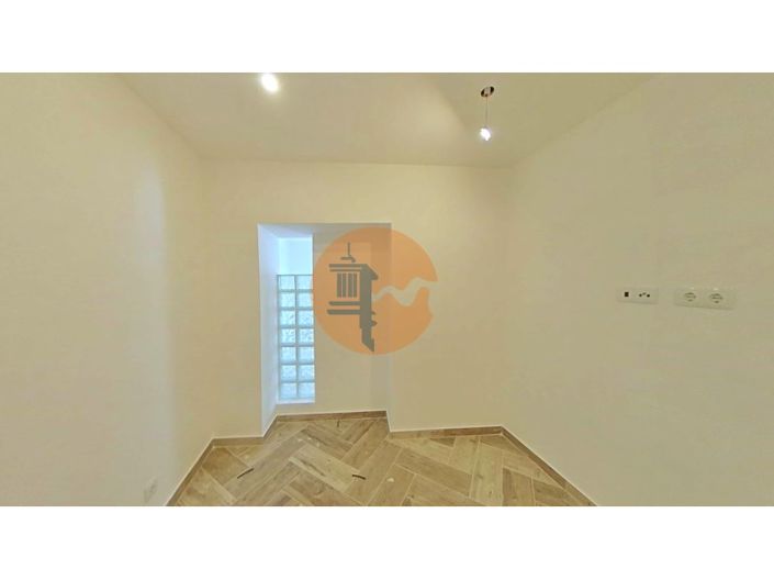 Image No.14-1 Bed House for sale