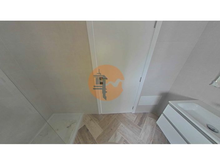 Image No.21-1 Bed House for sale