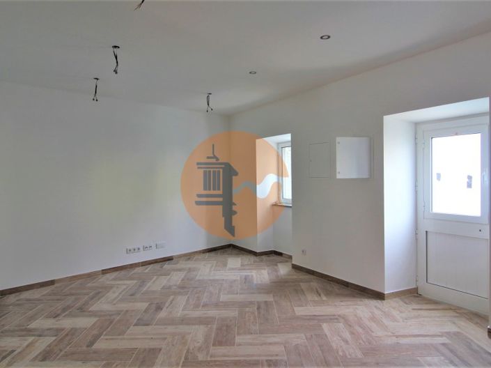 Image No.7-1 Bed House for sale