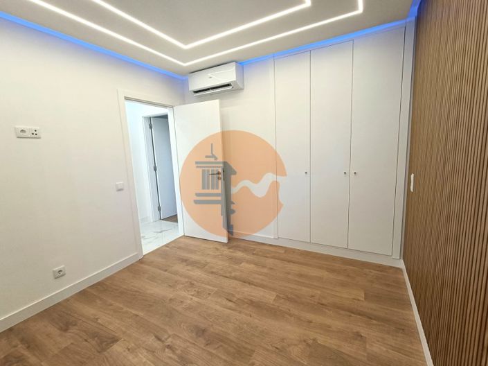 Image No.21-2 Bed Apartment for sale