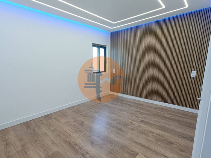 Image No.26-2 Bed Apartment for sale