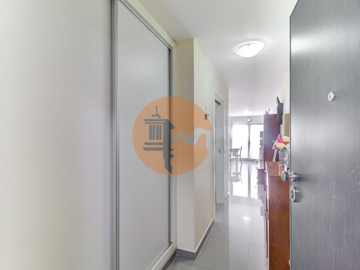 Image No.9-2 Bed Apartment for sale