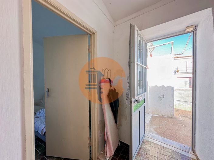 Image No.26-2 Bed House for sale