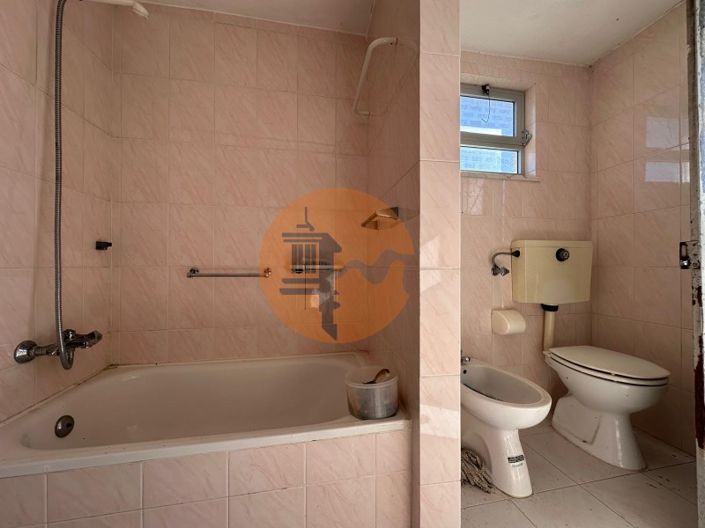 Image No.37-2 Bed House for sale