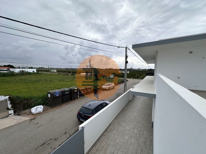 Image No.35-4 Bed House for sale