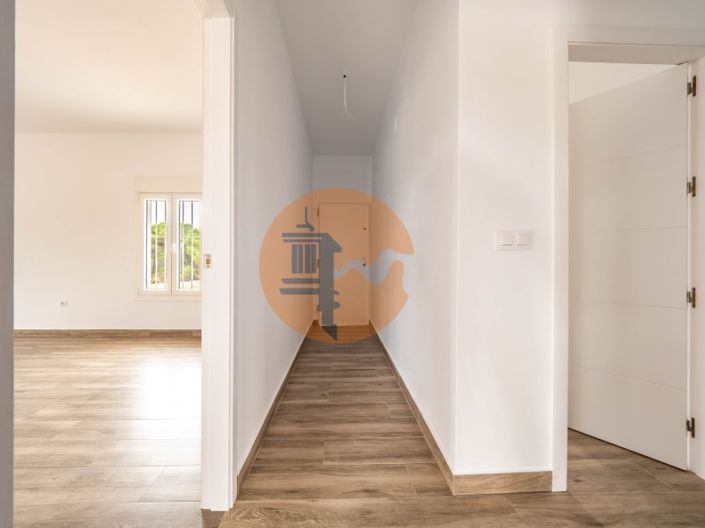 Image No.14-4 Bed House for sale