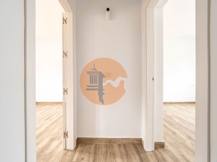 Image No.21-4 Bed House for sale