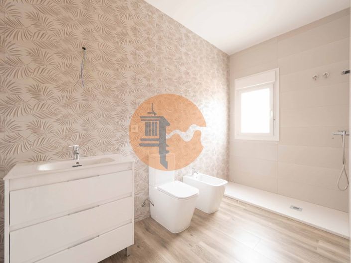 Image No.29-4 Bed House for sale