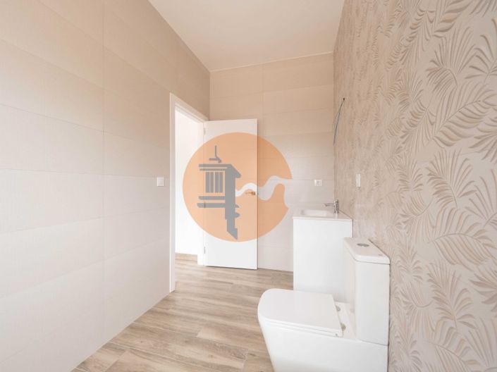 Image No.31-4 Bed House for sale