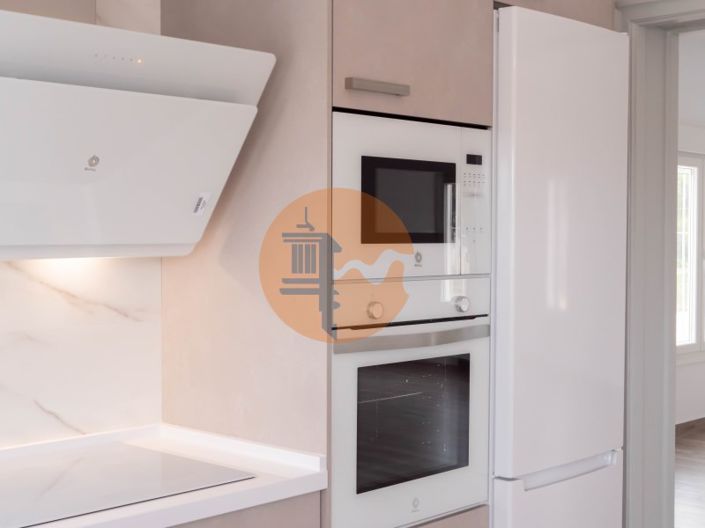 Image No.34-4 Bed House for sale