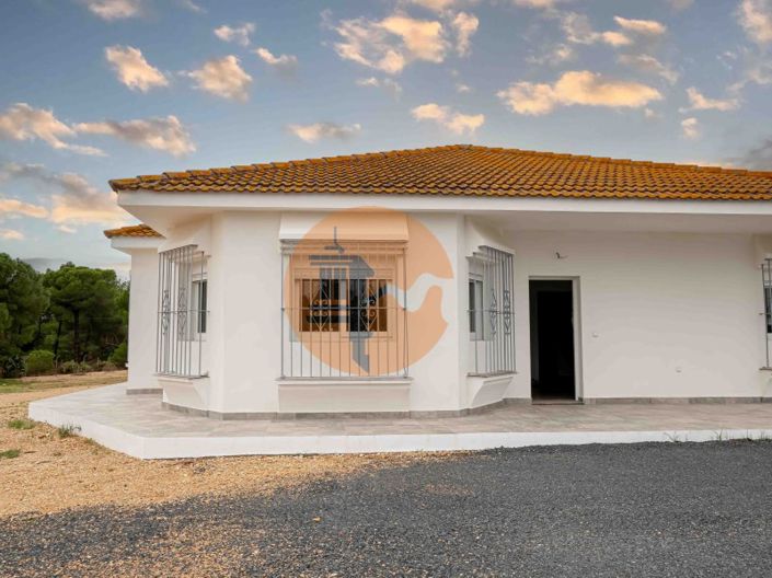 Image No.50-4 Bed House for sale