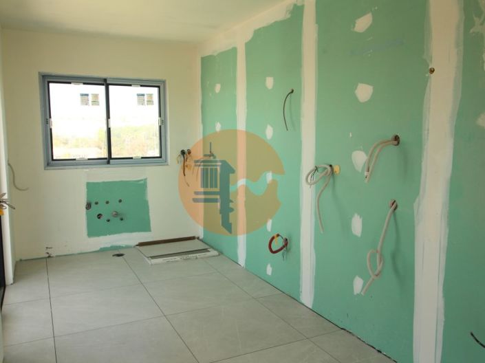 Image No.20-3 Bed Apartment for sale