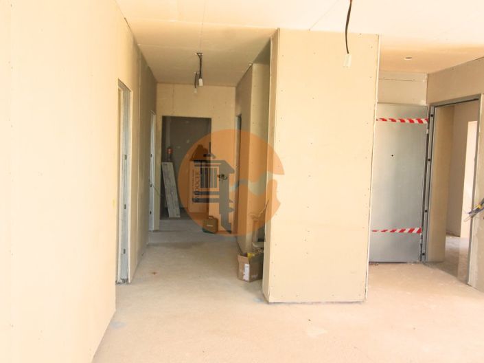 Image No.22-3 Bed Apartment for sale