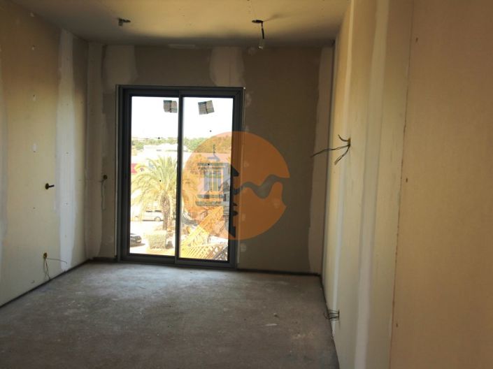 Image No.17-3 Bed Apartment for sale