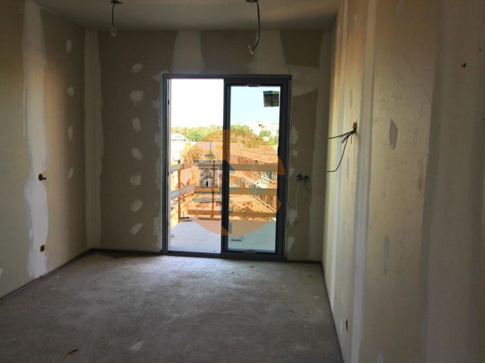 Image No.18-3 Bed Apartment for sale