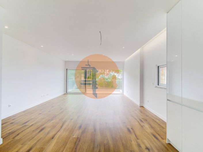 Image No.12-3 Bed Apartment for sale