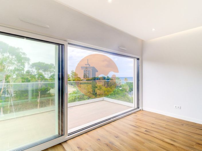 Image No.14-3 Bed Apartment for sale