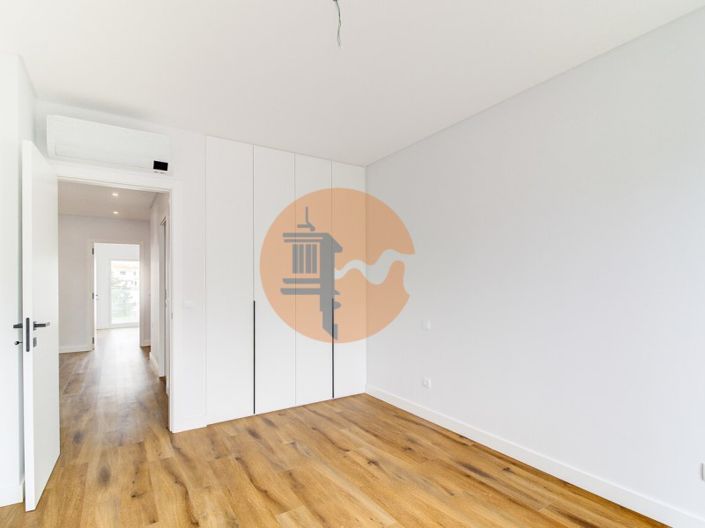 Image No.23-3 Bed Apartment for sale