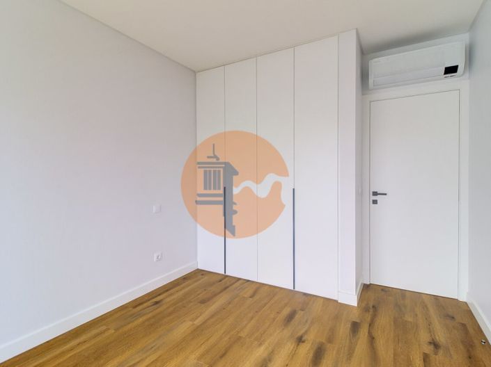 Image No.25-3 Bed Apartment for sale