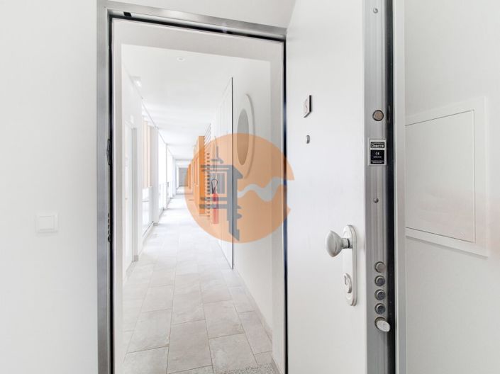 Image No.7-3 Bed Apartment for sale