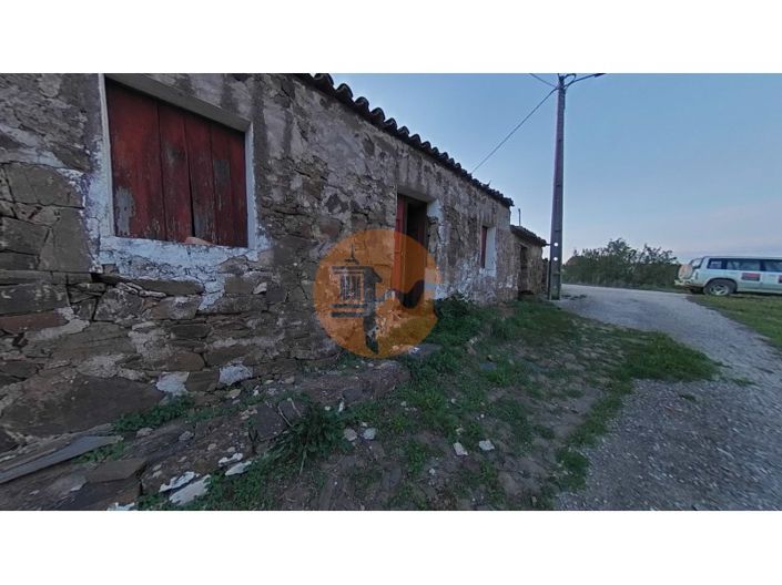 Image No.52-3 Bed Farmhouse for sale