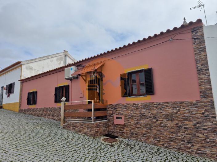 Image No.1-2 Bed House for sale