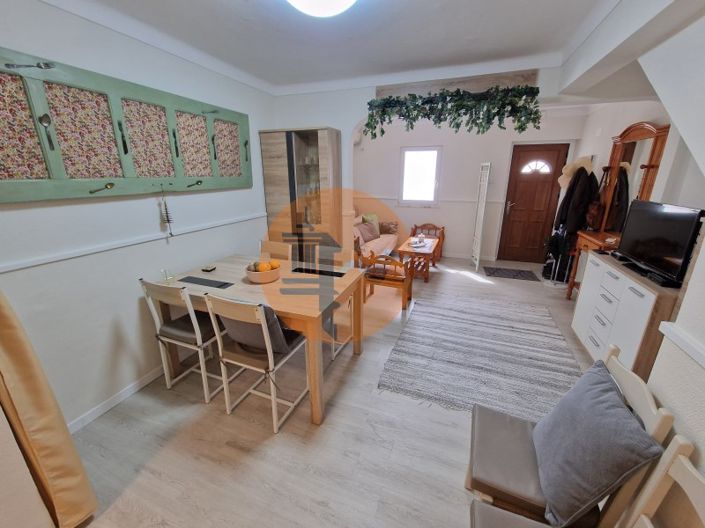 Image No.1-2 Bed House for sale