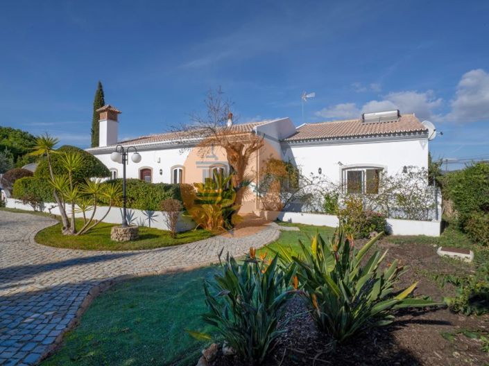 Image No.10-4 Bed House for sale