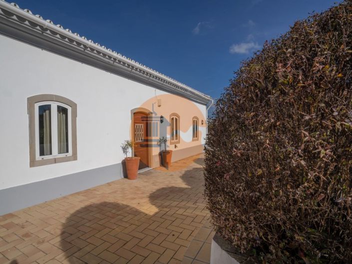 Image No.15-4 Bed House for sale