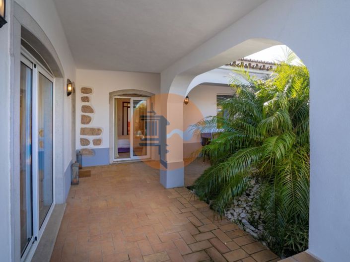 Image No.18-4 Bed House for sale