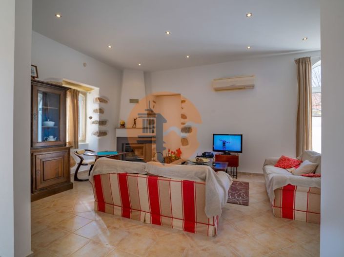 Image No.21-4 Bed House for sale