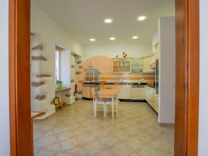 Image No.26-4 Bed House for sale