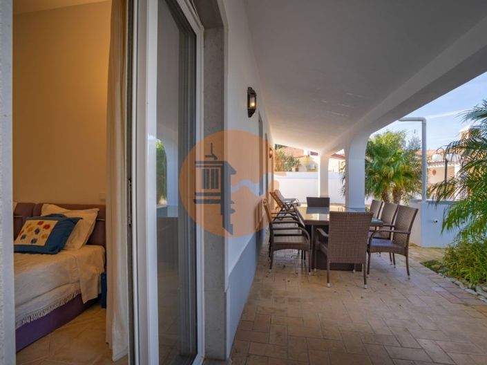 Image No.3-4 Bed House for sale