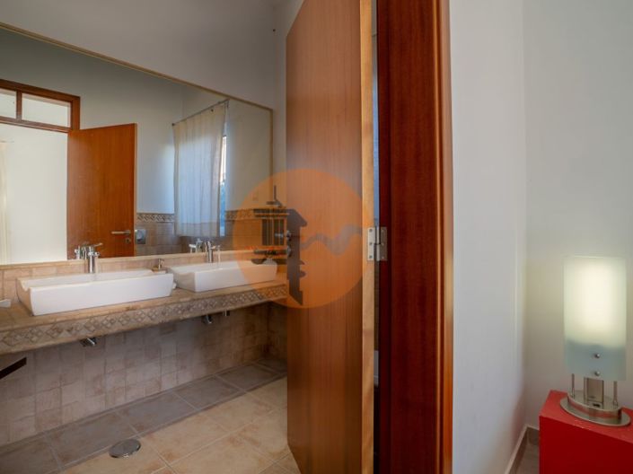 Image No.46-4 Bed House for sale