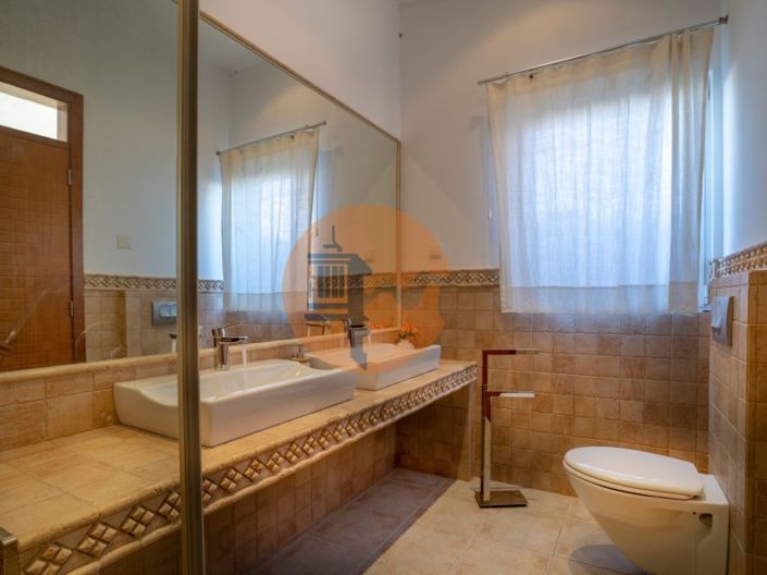 Image No.48-4 Bed House for sale