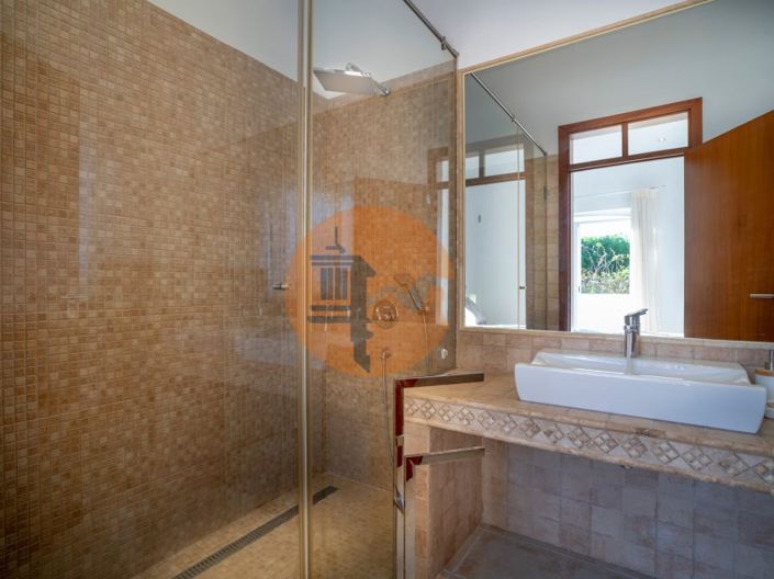 Image No.50-4 Bed House for sale