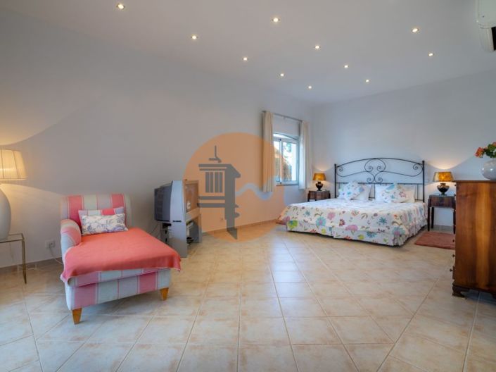 Image No.51-4 Bed House for sale