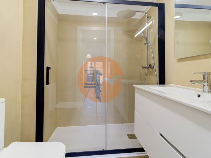 Image No.21-3 Bed Apartment for sale