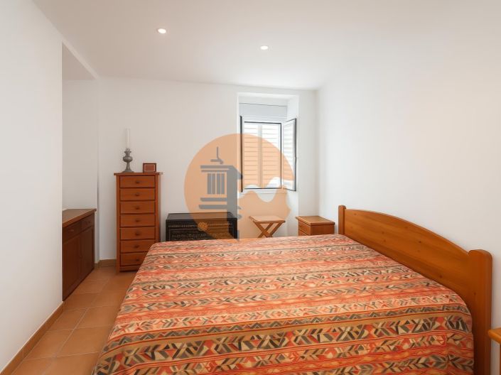 Image No.17-3 Bed House for sale