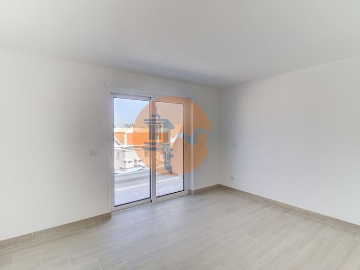 Image No.35-1 Bed Apartment for sale